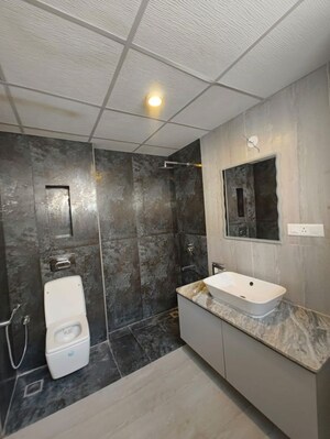 Bathroom in 3 BHK Apartment at Caval Cade, Benson Town – for Rent