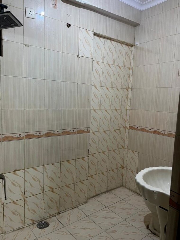 Bathroom, sector 10 dwarka 3 Bedroom 1500 Sq.Ft. Apartment In Sector 10 Dwarka Delhi 10219502