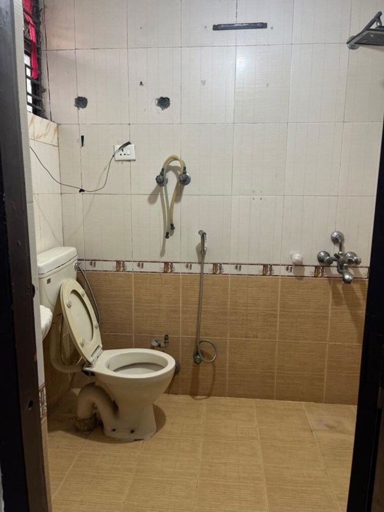Bathroom, sector 10 dwarka 3 Bedroom 1500 Sq.Ft. Apartment In Sector 10 Dwarka Delhi 10219502