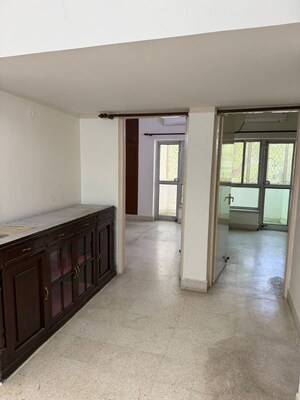 Room in 2 BHK Apartment at Unitech Rakshak, Sector 41 – for Rent