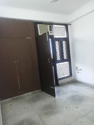 Room in 3 BHK Apartment at Dwarka – for Rent
