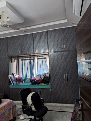 Room in 5 BHK Apartment at Sector 12 Dwarka – for Sale