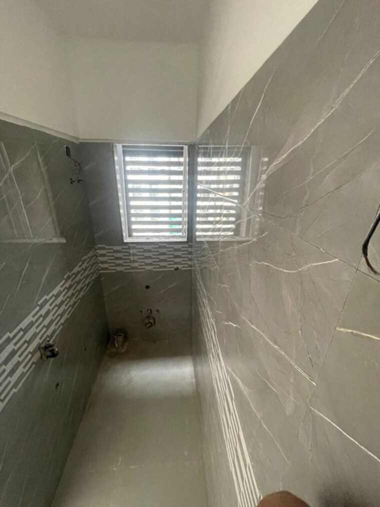 Bathroom, goregaon west 2 Bedroom 650 Sq.Ft. Apartment In Goregaon West Mumbai 10219635