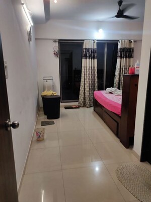 2 BHK Apartment For Rent in Kalpataru The Sunrise, Kolshet Road