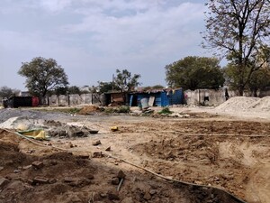 Master Bedroom in 4 BHK Builder Floor at Chandan Hola – for Sale