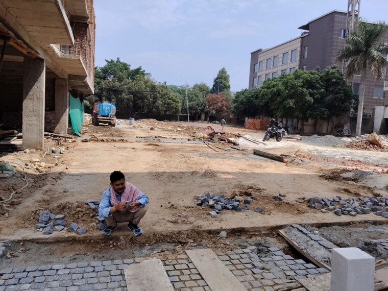 Master Bedroom, chandan hola 4 Bedroom 175 Sq.Yd. Builder Floor In Chandan Hola Delhi 10219704