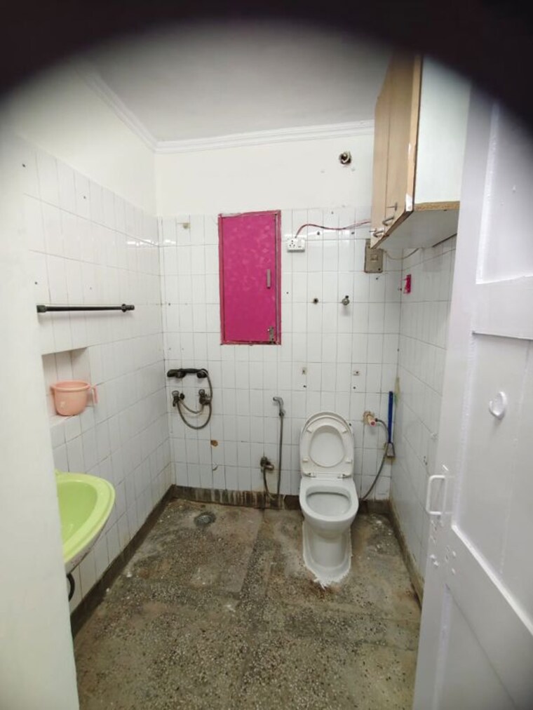 Bathroom, dwarka 2 Bedroom 1200 Sq.Ft. Apartment In Dwarka Delhi 10219740