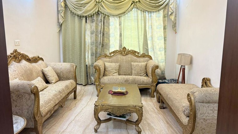 Living Room, sushant lok i 3 Bedroom 300 Sq.Yd. Builder Floor In Sushant Lok I Gurgaon 10219652