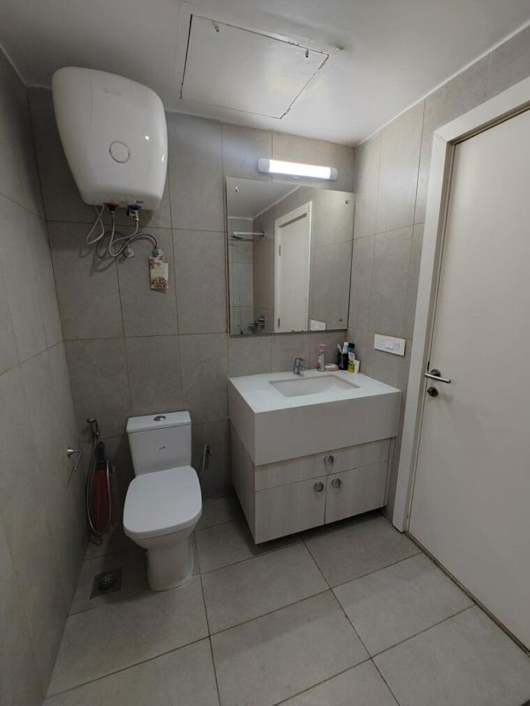 Bathroom, ireo-the-corridors 3.5 Bedroom 1925 Sq.Ft. Apartment In Sector 67a Gurgaon 10212059