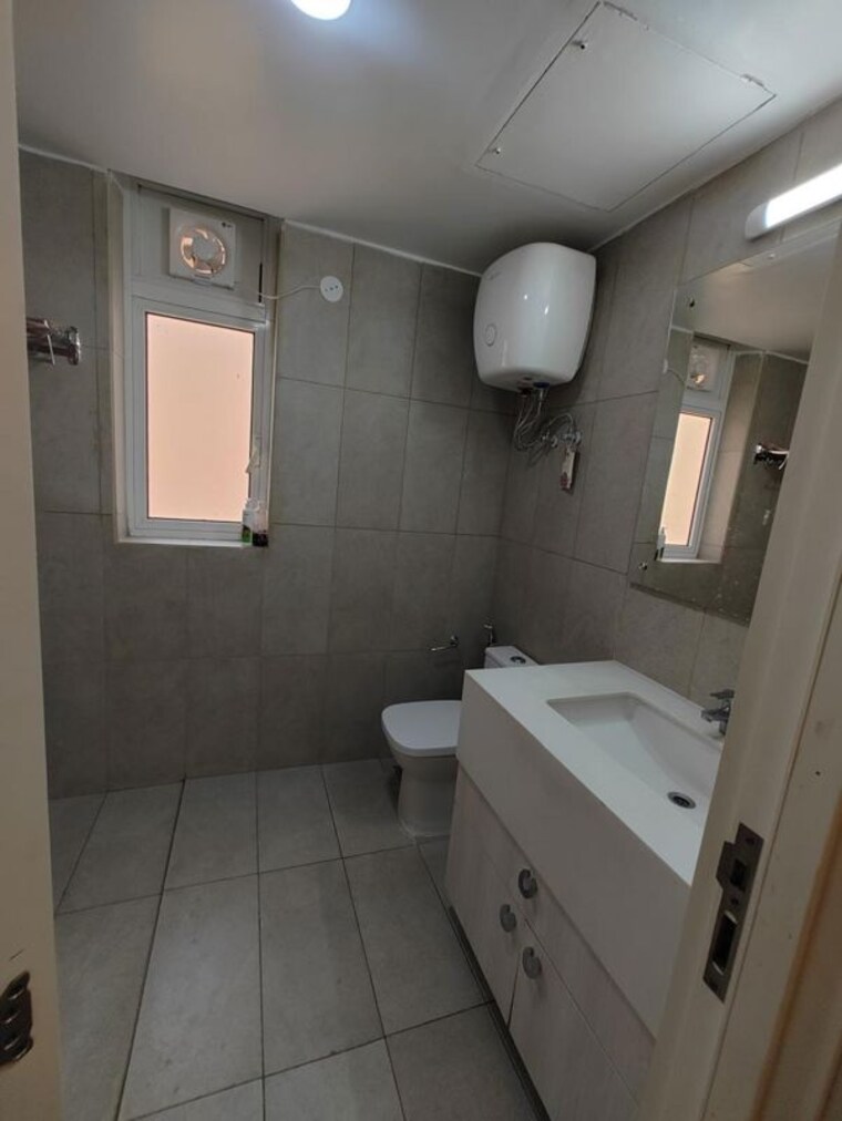 Bathroom, ireo-the-corridors 3.5 Bedroom 1925 Sq.Ft. Apartment In Sector 67a Gurgaon 10212059