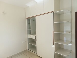 Room in 3 BHK Apartment at Prestige Finsbury Park Regent, Bagaluru – for Rent