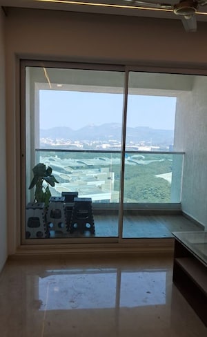 Room in 2 BHK Apartment at Aurum Q Islands, Ghansoli – for Rent