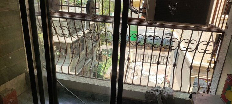 Balcony, shree-shankar-paradise 2 Bedroom 950 Sq.Ft. Apartment In Chembur Mumbai 10219405