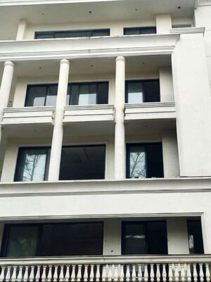 6+ BHK Independent House For Sale in Panchsheel Park