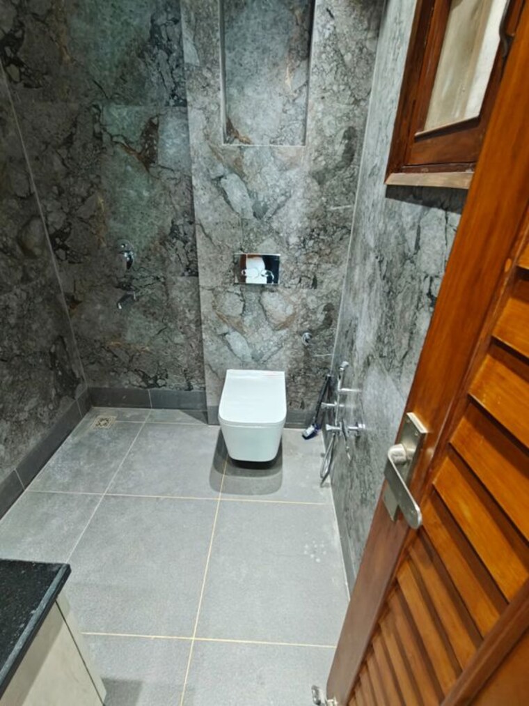 Bathroom, sector 7 dwarka 3.5 Bedroom 1800 Sq.Ft. Apartment In Sector 7 Dwarka Delhi 10220055