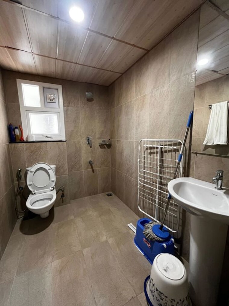 Bathroom, prestige-high-fields 3.5 Bedroom 1998 Sq.Ft. Apartment In Gachibowli Hyderabad 10220064
