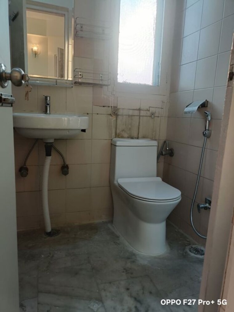 Bathroom, dwarka 2 Bedroom 1200 Sq.Ft. Apartment In Dwarka Delhi 10220069