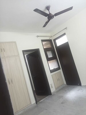 Room in 3 BHK Apartment at Dwarka – for Rent