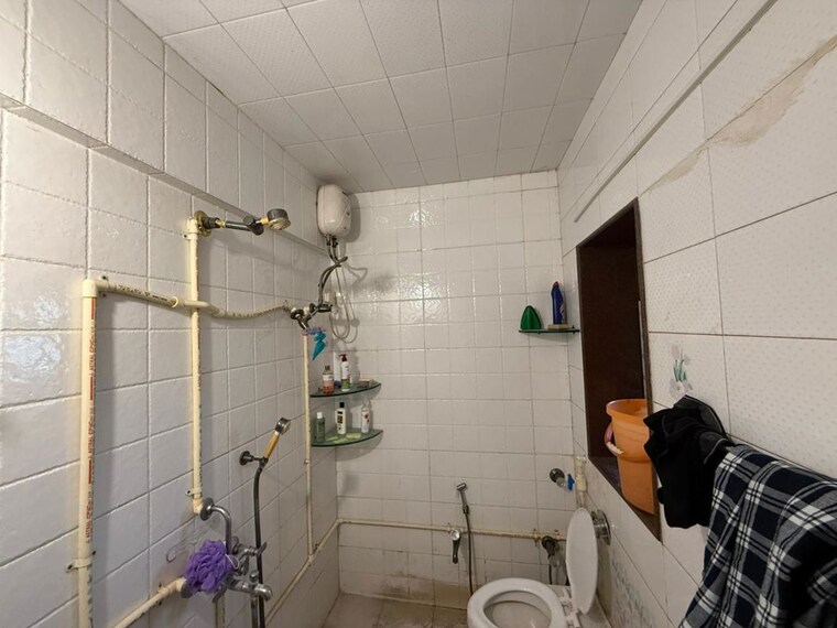 Bathroom, diamond-garden 2 Bedroom 700 Sq.Ft. Apartment In Chembur Mumbai 10220302