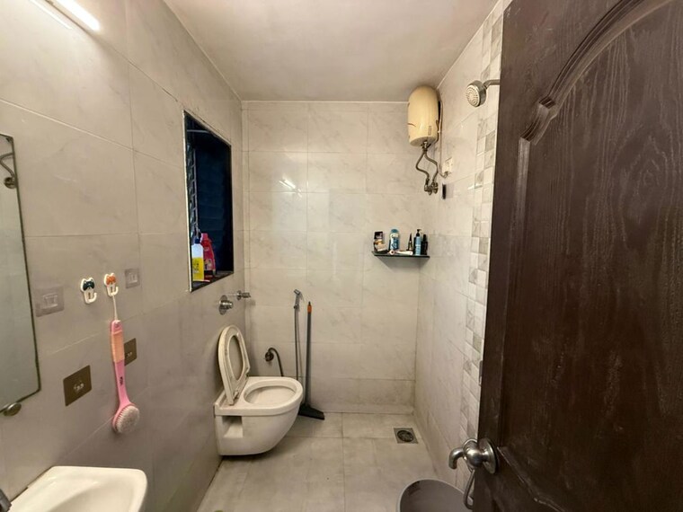 Bathroom, diamond-garden 2 Bedroom 700 Sq.Ft. Apartment In Chembur Mumbai 10220302