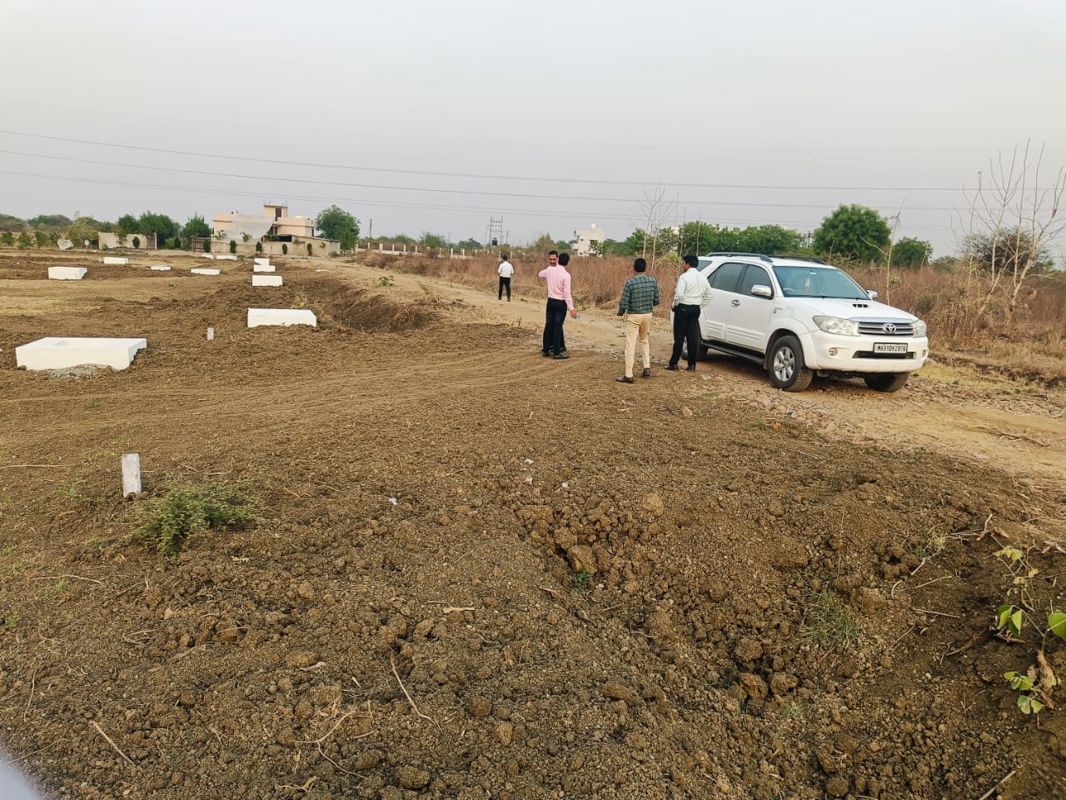 Plot For Sale in Unitech Deerwood Chase