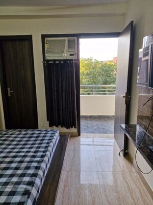 Bedroom in 1 BHK Builder Floor at Vipul Square, Sushant Lok I – for Rent