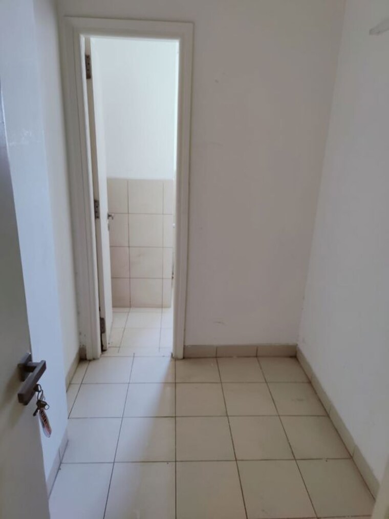 Bathroom, emaar-palm-gardens 3.5 Bedroom 1900 Sq.Ft. Apartment In Sector 83 Gurgaon 10217770