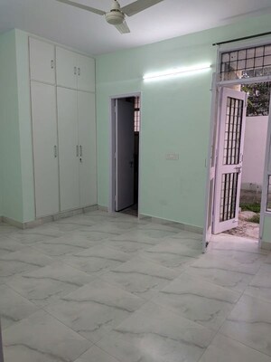 Room in 3 BHK Apartment at Tulip Violet, Sector 69 – for Rent