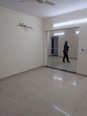 Room in 3 BHK Apartment at Tulip Violet, Sector 69 – for Rent