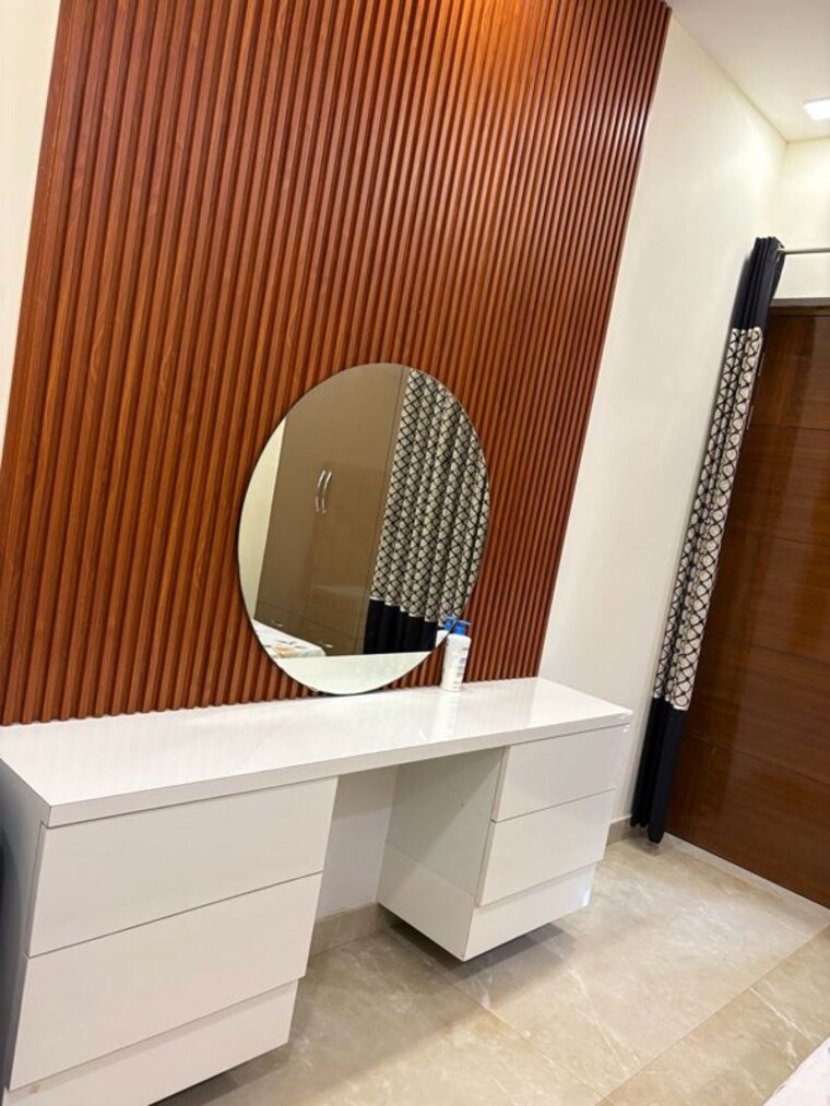 Room, sector 85 3 Bedroom 250 Sq.Yd. Apartment In Sector 85 Faridabad 10220423