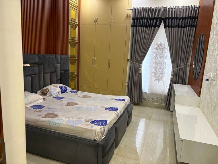 Bedroom, sector 85 3 Bedroom 250 Sq.Yd. Apartment In Sector 85 Faridabad 10220423