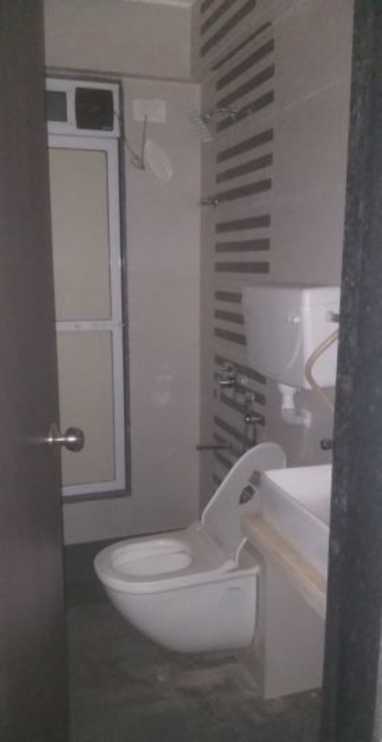 Bathroom, jvm-accord 1 Bedroom 350 Sq.Ft. Apartment In Manorama Nagar Thane 10130590
