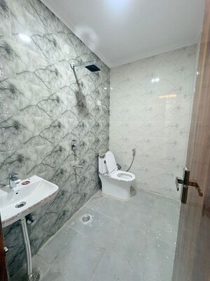 Bathroom in 1 BHK Builder Floor at Saket – for Rent