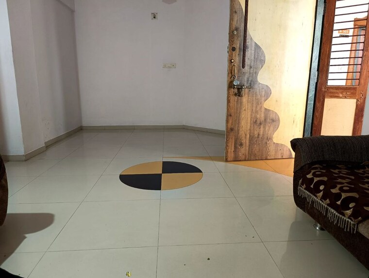 Bathroom, satellite 1 Bedroom 90 Sq.Yd. Apartment In Satellite Ahmedabad 10218008