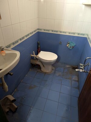 Bathroom in 1 BHK Apartment at Satellite – for Rent