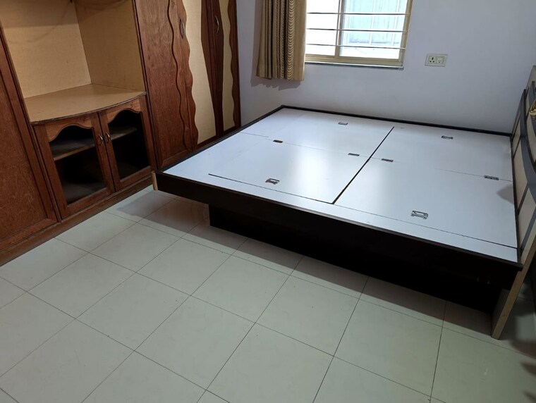 Kitchen, satellite 1 Bedroom 90 Sq.Yd. Apartment In Satellite Ahmedabad 10218008