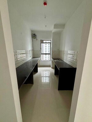 2 BHK Apartment For Rent in Kalpataru Immensa, Kolshet Road