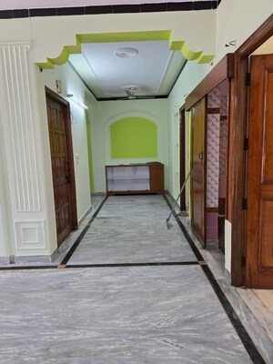 Building Lobby in 2 BHK Builder Floor at Ansal Plaza Gurgaon, Palam Vihar – for Sale