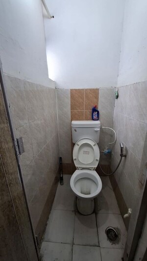 Bathroom in 1.5 BHK Apartment at Sector 10 Greater Noida – for Sale