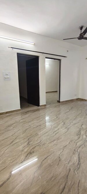 Room in 3 BHK Apartment at Sector 5 Dwarka – for Sale
