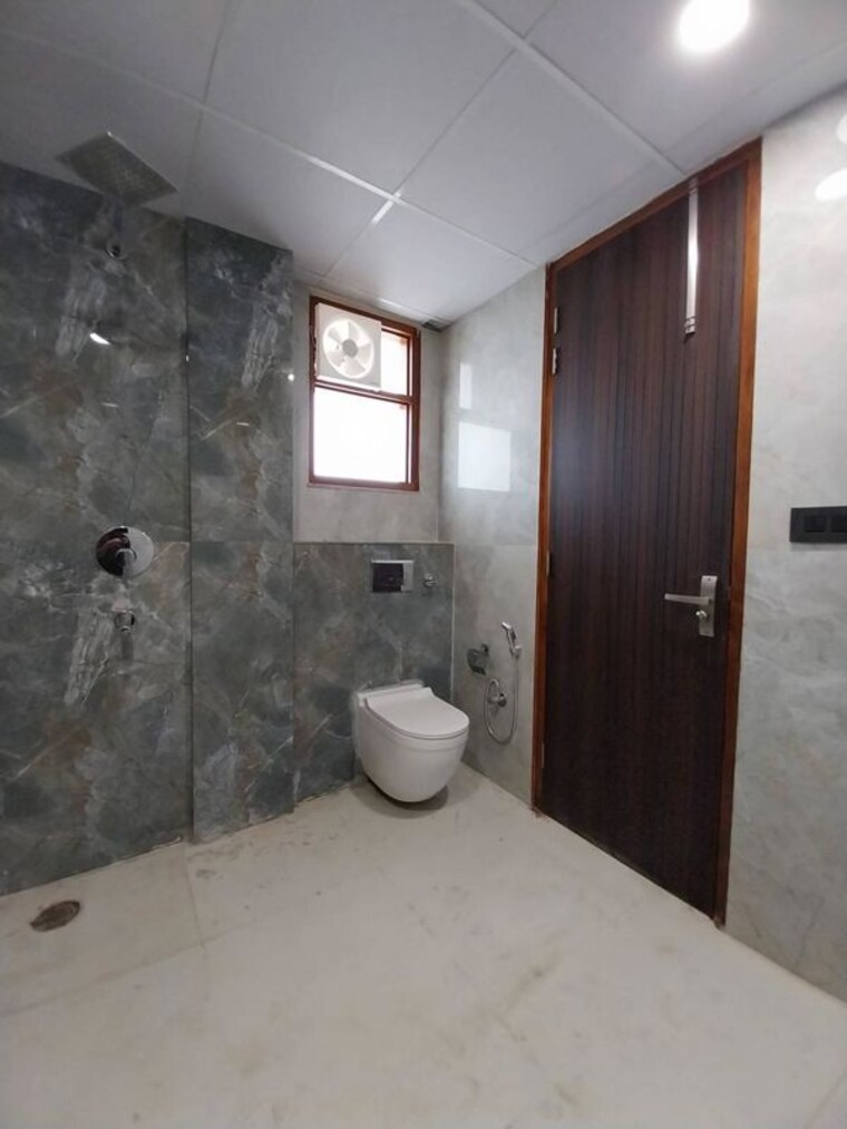 Bathroom, sector 4 dwarka 3 Bedroom 1600 Sq.Ft. Apartment In Sector 4 Dwarka Delhi 10220805