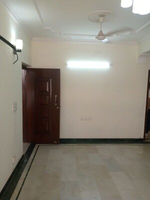 Room in 3 BHK Apartment at Sector 22 Dwarka – for Rent