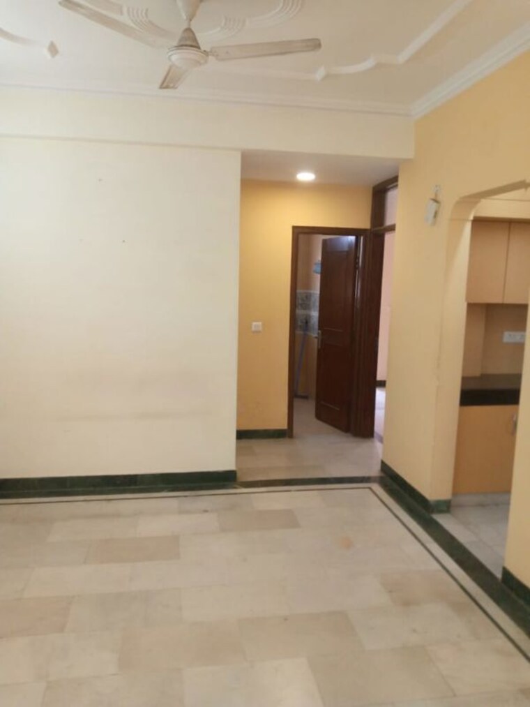 Room, sector 22 dwarka 3 Bedroom 1500 Sq.Ft. Apartment In Sector 22 Dwarka Delhi 10220806