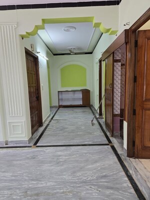 Building Lobby in 2 BHK Builder Floor at Ansal Plaza Gurgaon, Palam Vihar – for Sale