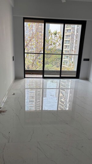 Room in 4 BHK Apartment at Omkar Alta Monte, Malad East – for Rent