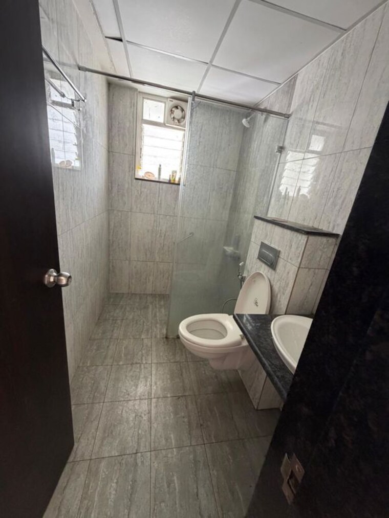 Bathroom, kolte-patil-life-republic 3 Bedroom 1200 Sq.Ft. Apartment In Hinjewadi Pune 10220876