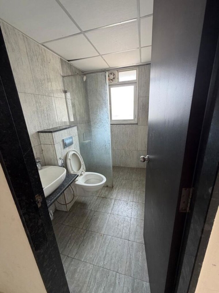 Bathroom, kolte-patil-life-republic 3 Bedroom 1200 Sq.Ft. Apartment In Hinjewadi Pune 10220876