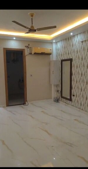 Room in 6+ BHK Villa at Ansal Sushant Golf city, Sushant Golf City – for Rent