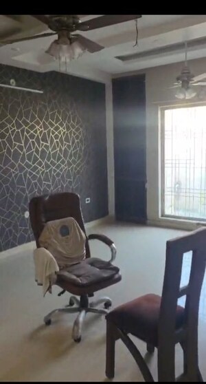 Master Bedroom in 6+ BHK Villa at Ansal Sushant Golf city, Sushant Golf City – for Rent