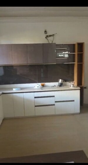 Kitchen in 6+ BHK Villa at Ansal Sushant Golf city, Sushant Golf City – for Rent